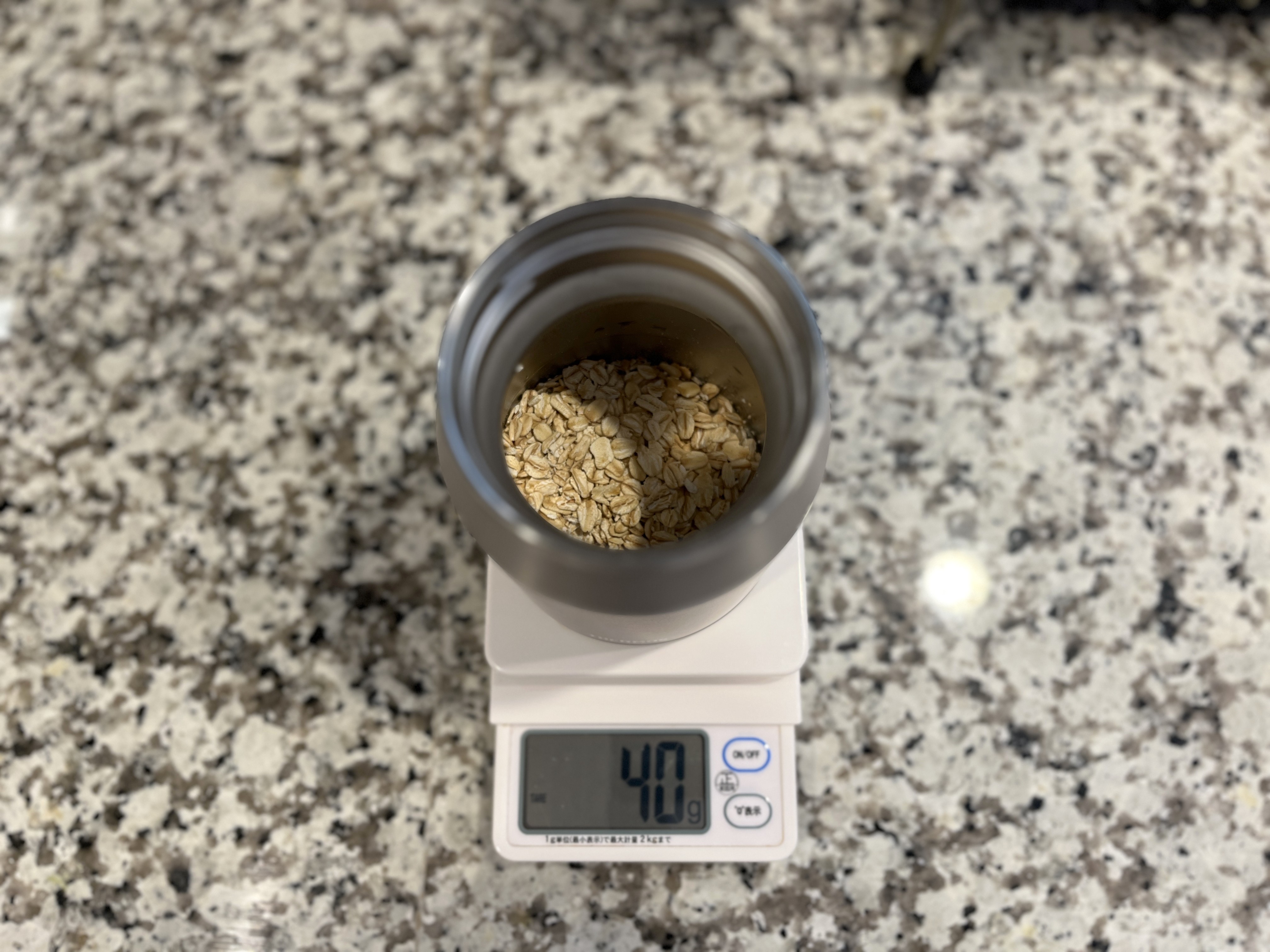 ③スープジャーにオートミールを入れる